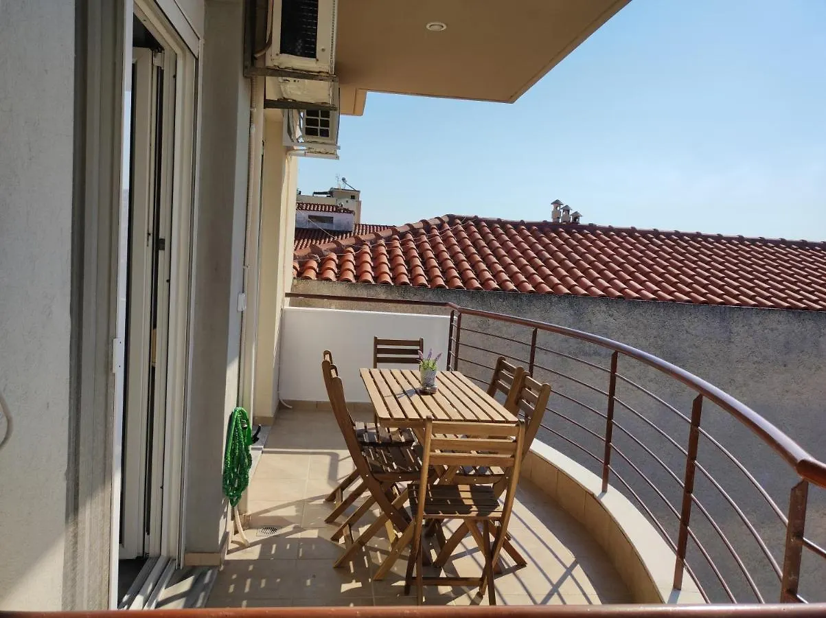 Sea Breeze II Apartment Peraía